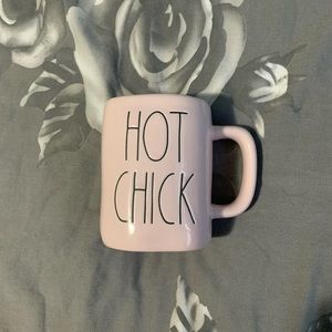 🤍💞Rae Dunn “Hot Chick” light pink mug💞🤍